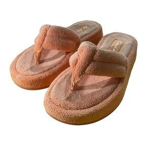 Circus NY Comfy Coral Slippers Size 5